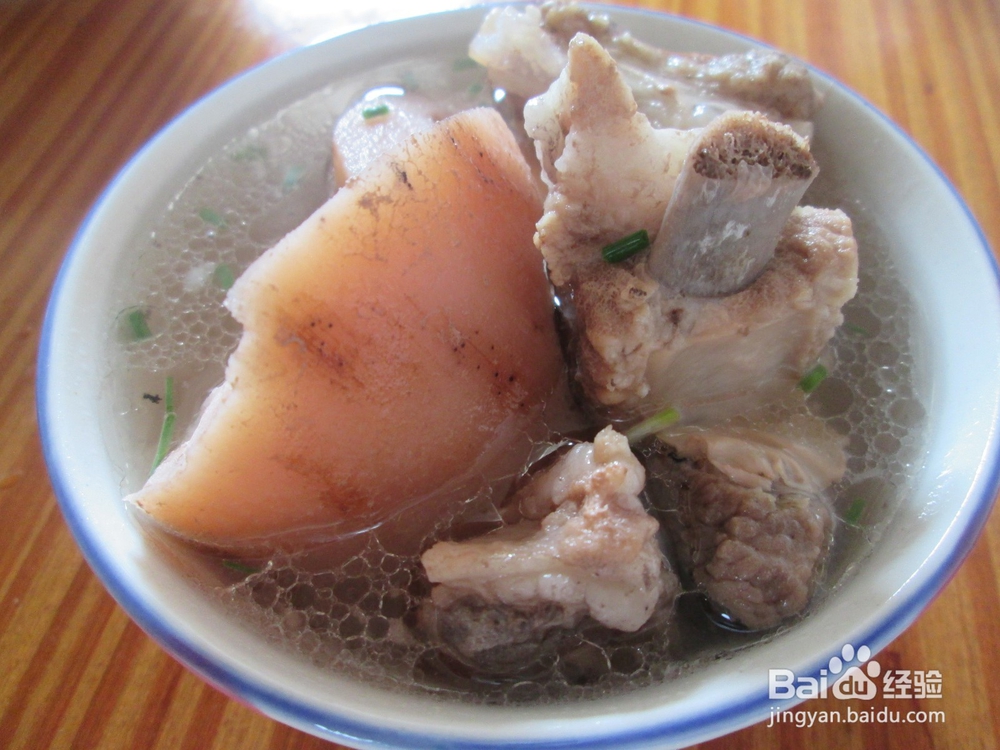 香浓美味的莲藕排骨汤