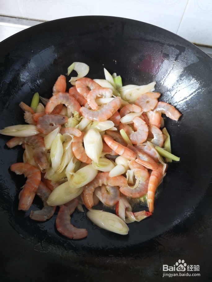 鲜掉眉毛的红烧基围虾