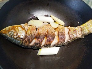 美食汤羹--鲜浓鲤鱼汤