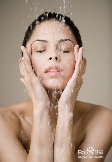 8个面部区域清洁方法 教你深层清洁脸部