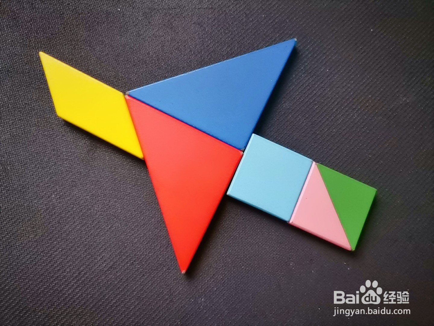 如何用七巧板拼一架飞机(4)