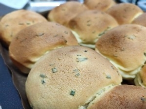 葱香墨西哥肉松面包的做法