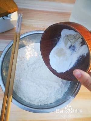 在家做香酥可口的油条