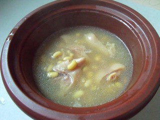 猪蹄七：黄豆蹄花汤