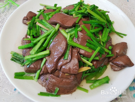 韭菜炒鸭血的做法