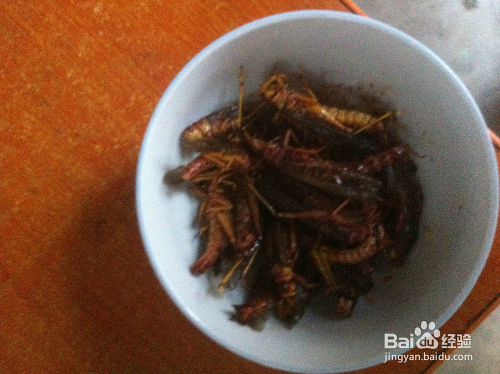鲜美油炸蚂蚱的做法