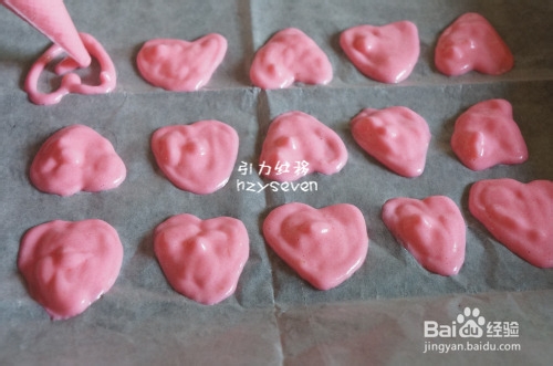 怎样做草莓彩绘戚风蛋糕卷