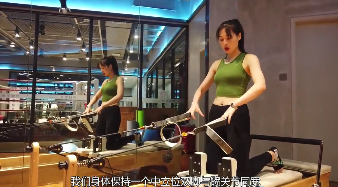 跪姿划船怎么训练,如何改善肩颈不适