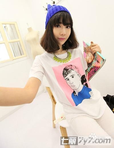 潮女分享宽松短袖T恤搭配 极简风打造完美比例