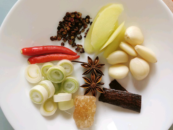 卤鸡翅鸭爪鹌鹑蛋