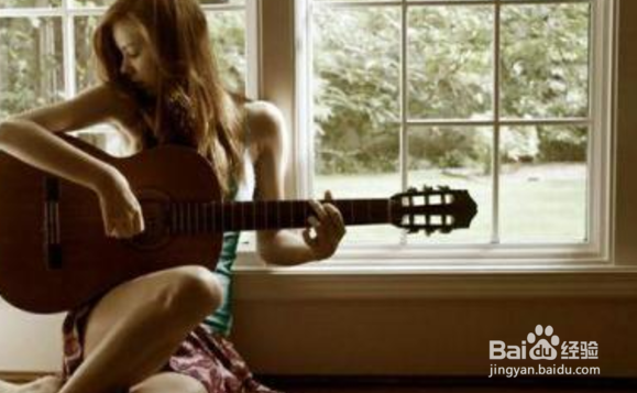 弹吉他怎么自学