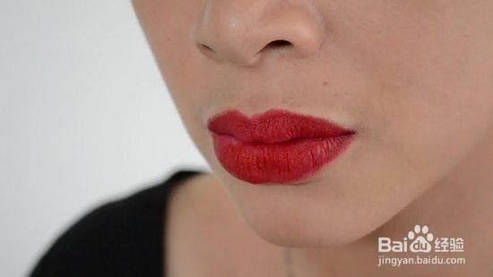 涂口红的步骤