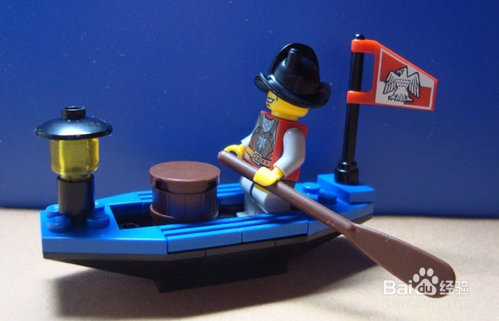 如何用积木拼装划船比赛的场景