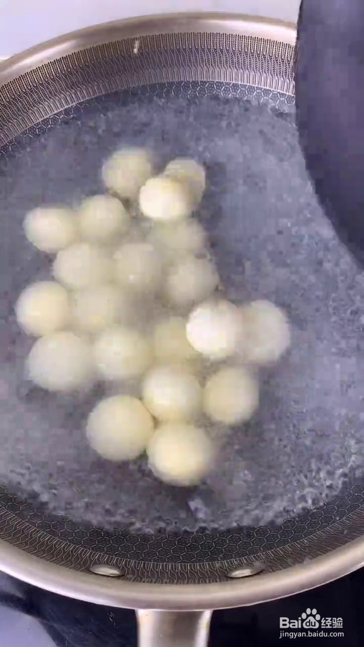 如何制作外酥脆里软糯的炸汤圆？