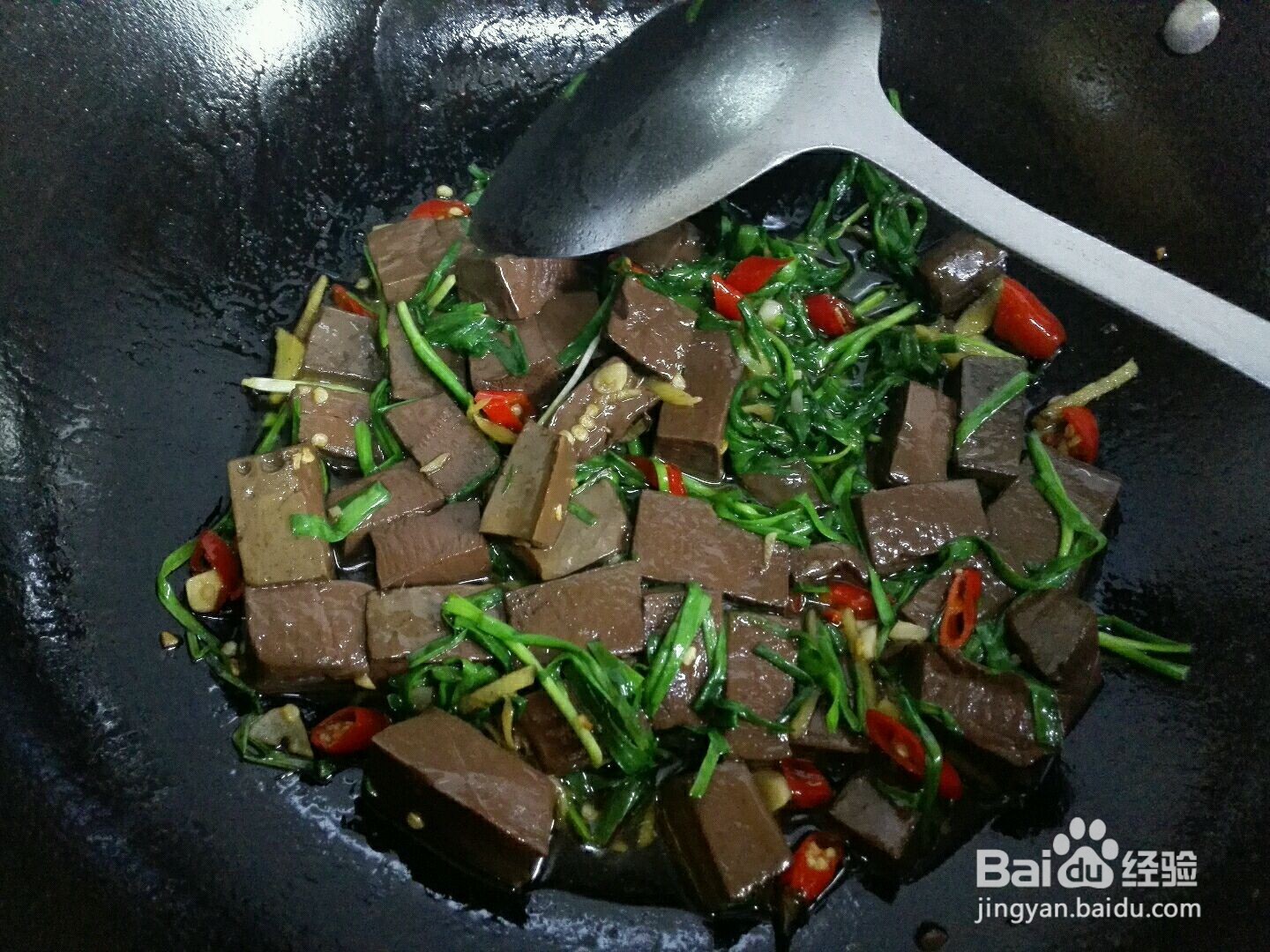韭菜烧鸭血的做法