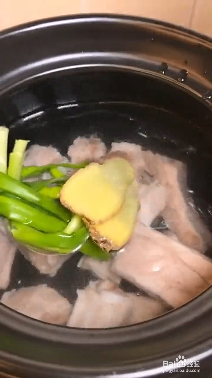 如何制作莲藕排骨汤