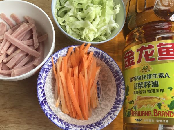 时蔬午餐肉炒面