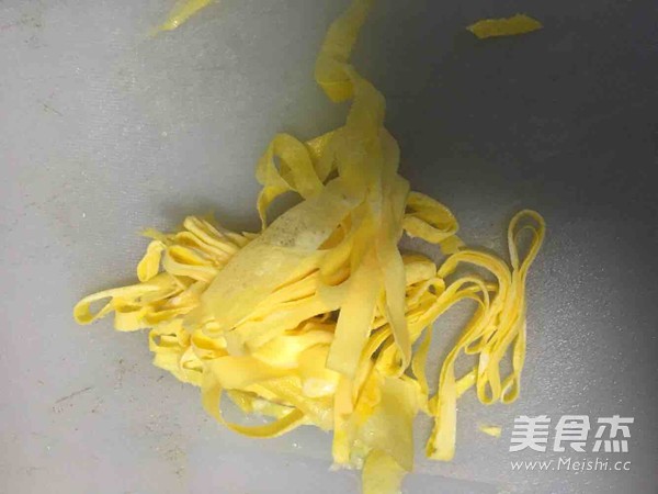 五香牛肉青菜年糕汤