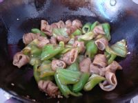 尖椒炒大肠的做法