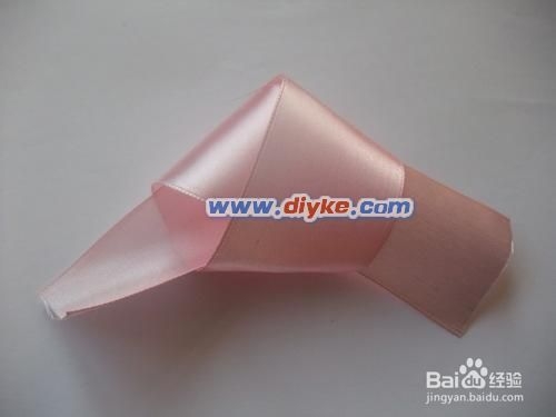 怎么用丝带做出漂亮蝴蝶结