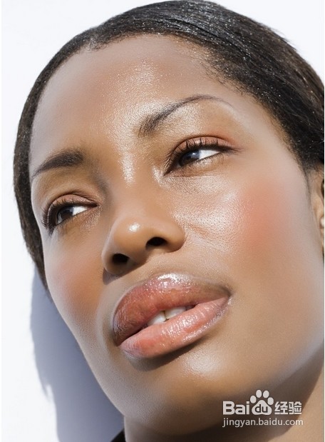 皮肤黑是什么原因