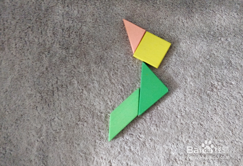 用七巧板怎样拼一个赶路的女士?