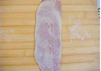 层层酥脆的—红曲豆沙酥