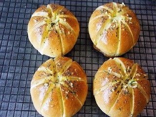奶油芝士蒜香包怎么做？