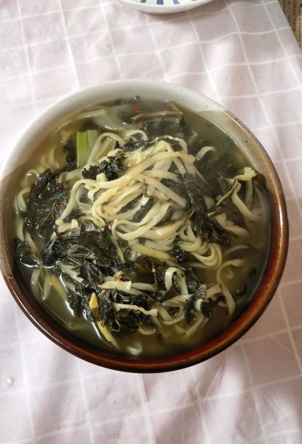 怀旧香辣芝麻叶面条