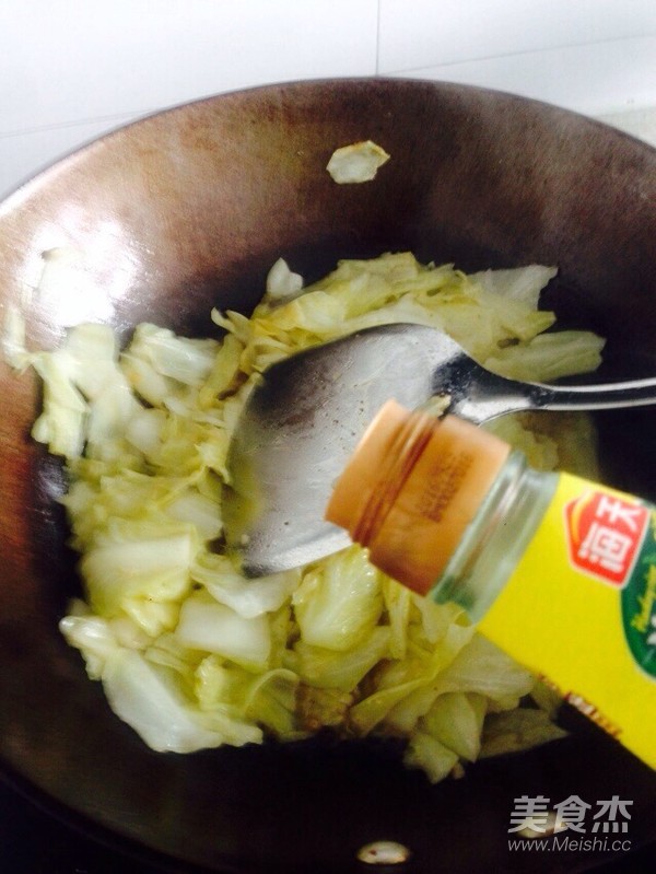 炝炒圆白菜的做法