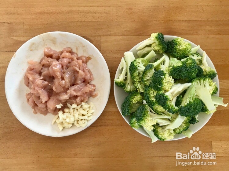 鲜嫩鸡肉炒西兰花