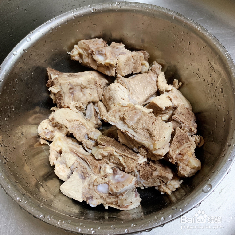 诱惑味蕾的排骨莲藕花生汤