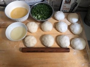 美味葱油饼的做法