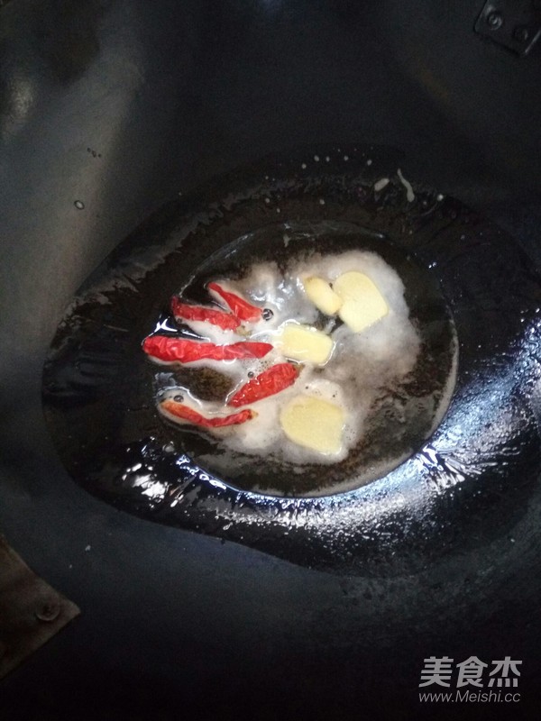 小鸡炖蘑菇的做法