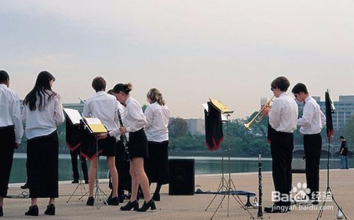 该如何去选择艺考培训机构-艺知艺考培训教育