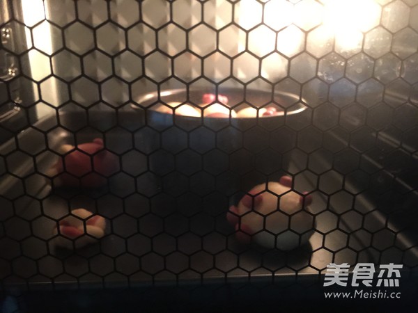 花环与熊熊面包