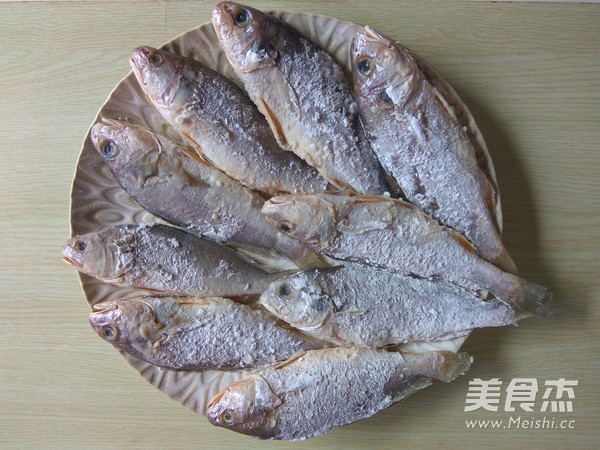韩式辣酱烧小黄花鱼