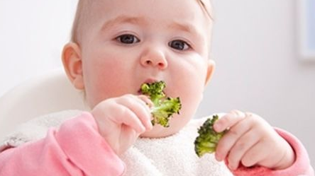 给孩子喂养辅食后孩子出现过敏怎么办？