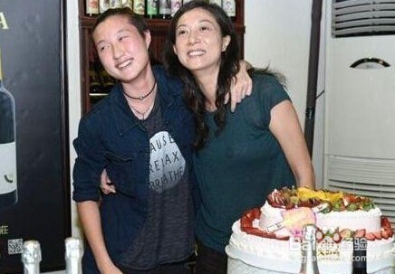 比小龙女报警抓母还严重!他曾为朱茵扬言弑父