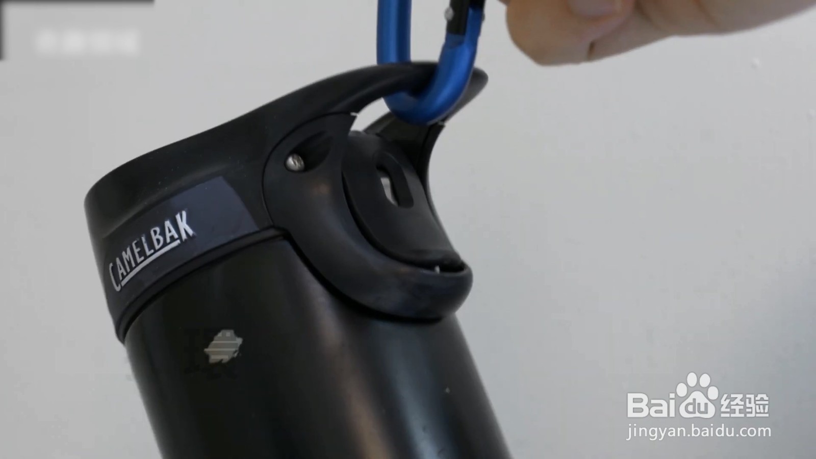 登山扣不但可以收纳，也可以固定东西