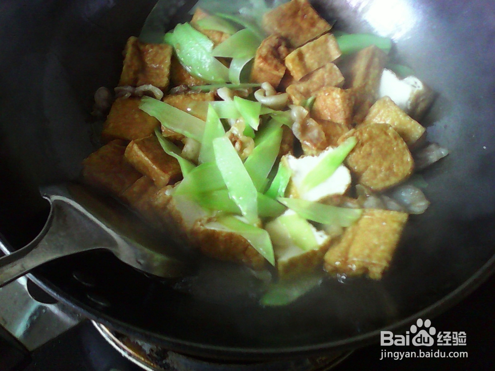 莴苣枝爆炒豆腐