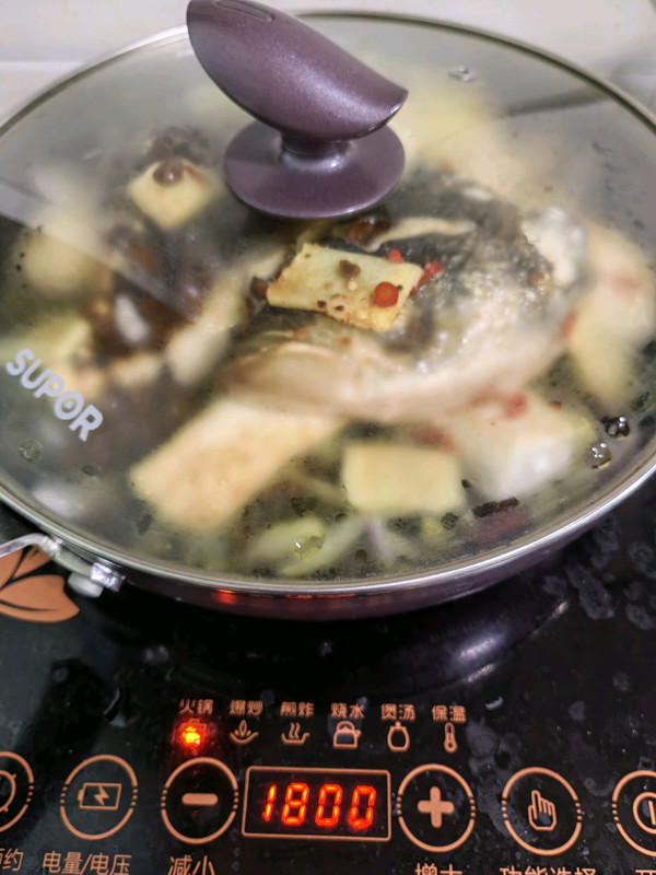 酸菜水豆腐鱼头煲