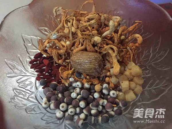 虫草花干贝排骨汤