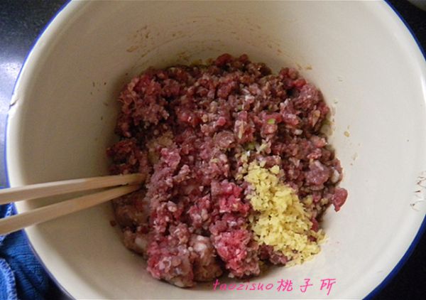 牛肉馅烫面蒸饺