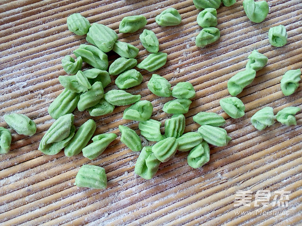 彩蔬贝壳面的做法