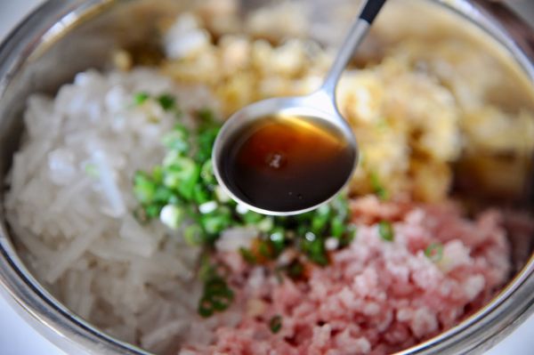 酸菜猪肉粉条馅饼