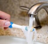 澎湃电动牙刷怎么拆开