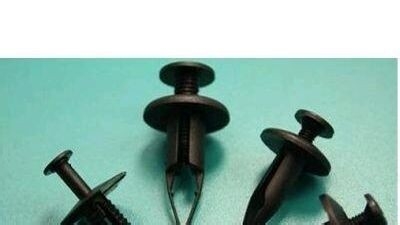 汽车塑料铆钉怎么拆教程