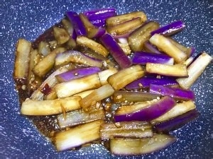 养生食补蒜香茄子的做法