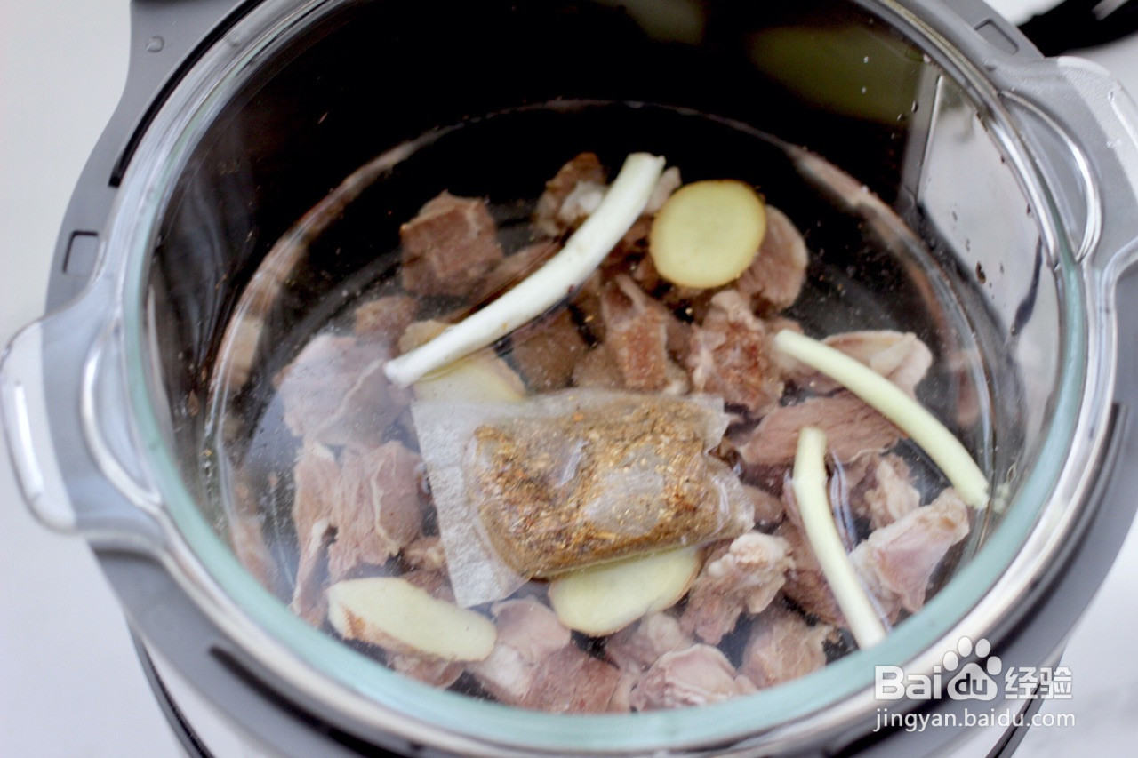 牛腩炖萝卜的做法